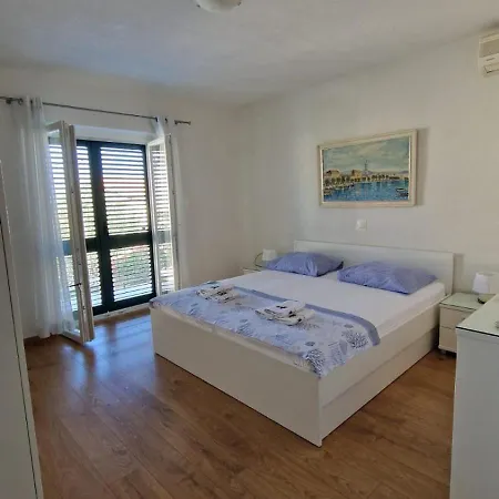 アパート Rose&ana